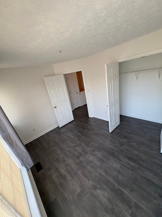 Building Photo - 305 Mt Royal Ave