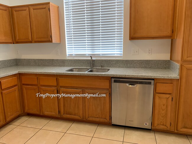 Building Photo - 13237 Kootenay St