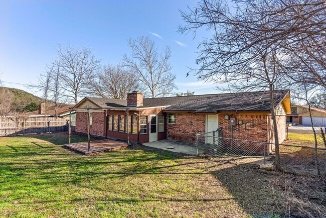 Building Photo - 1203 Hughes Ave