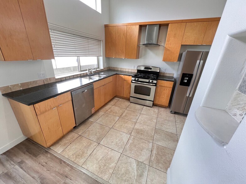 Building Photo - 11312 Huston St