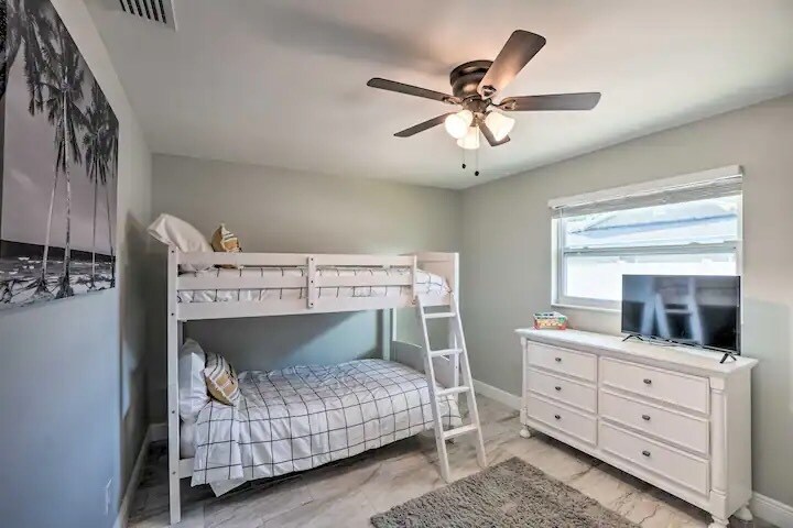 Building Photo - 2 Booth Blvd