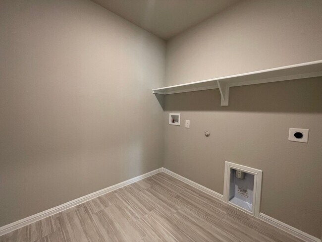 Building Photo - AVAILABLE NOW 4 BEDROOM 2 BATH NEW CONSTRU...
