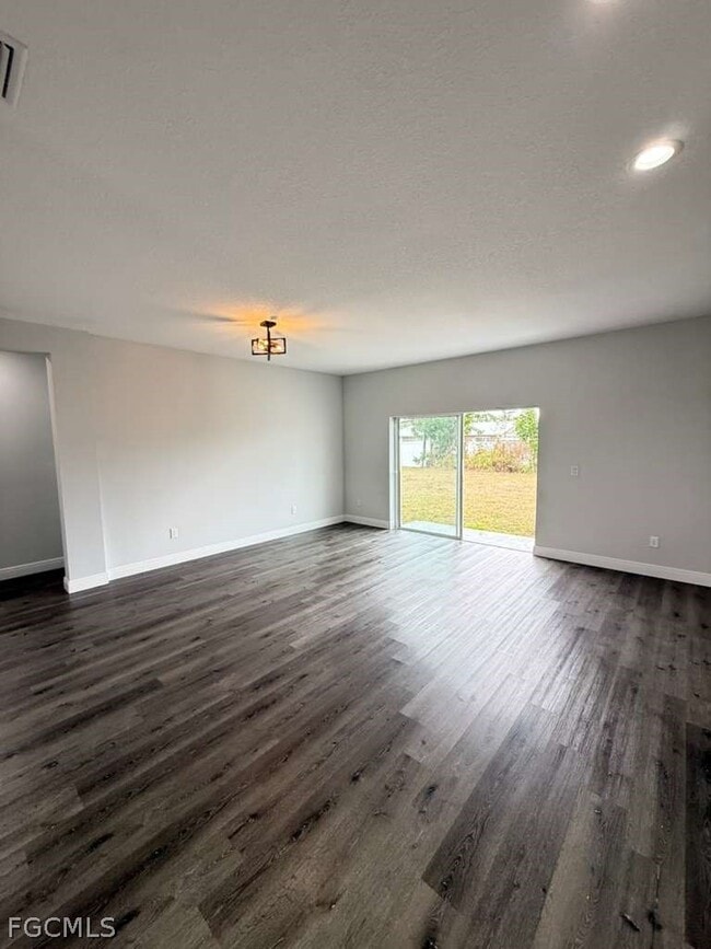 Building Photo - 13363 Drysdale Ave