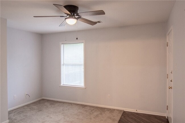 Building Photo - 1735 Rock Hollow Loop