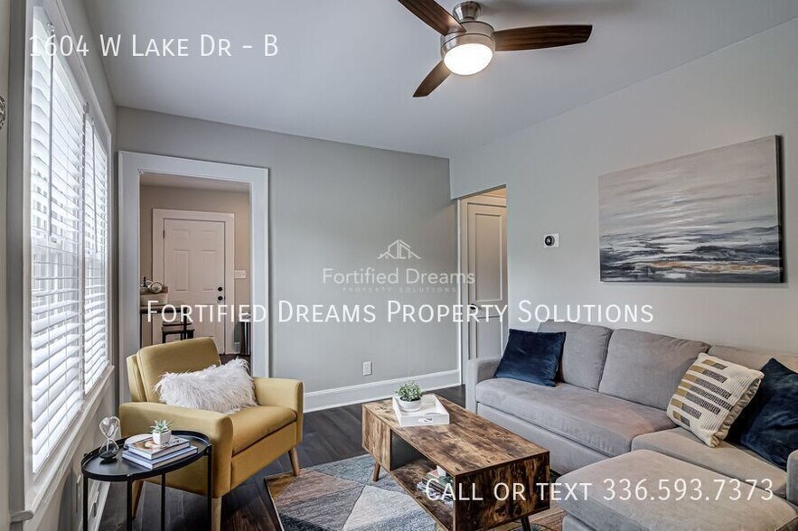 Building Photo - 1604 W Lake Dr