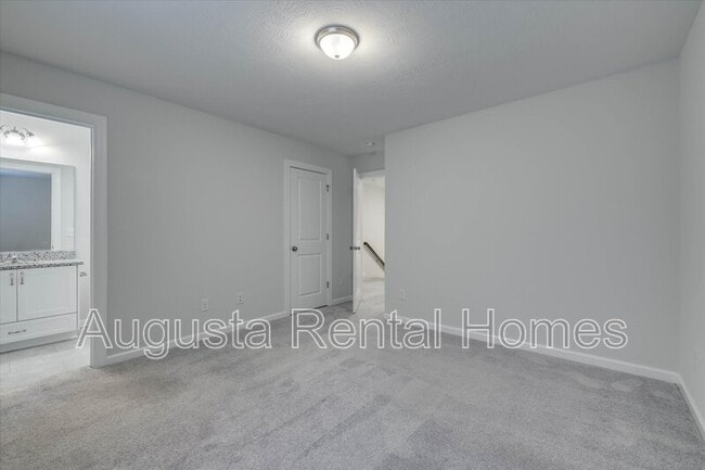 Building Photo - 504 Vinings Dr