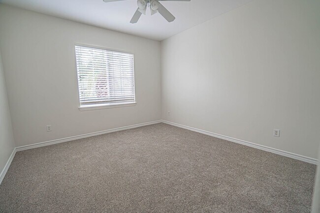 Building Photo - 26149 Shadow Rock Ln