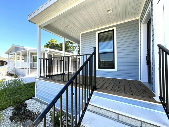 Building Photo - 117 N Lake Dr