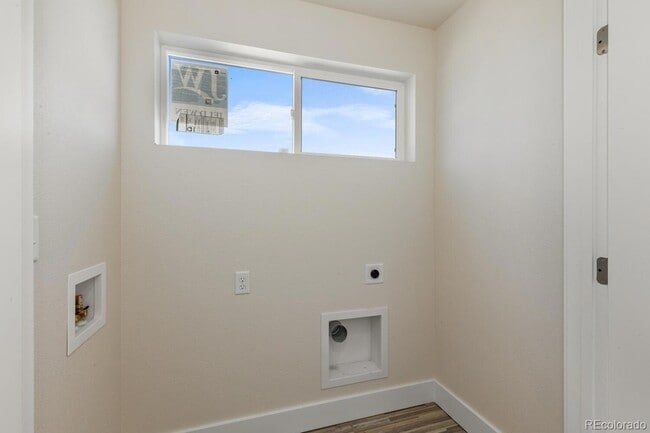 Building Photo - 2233 Kipling St