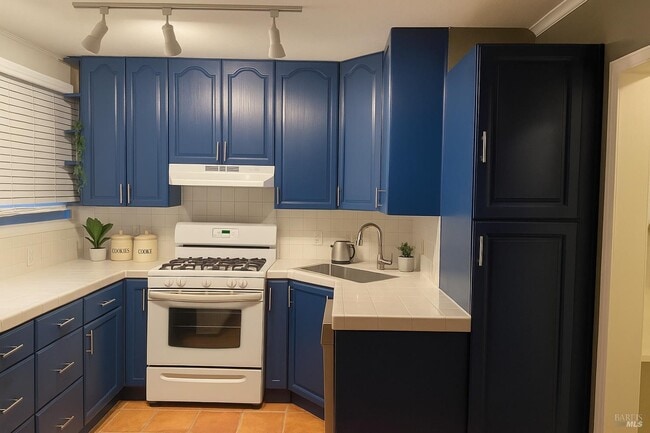 Building Photo - 829 Hunt Ave