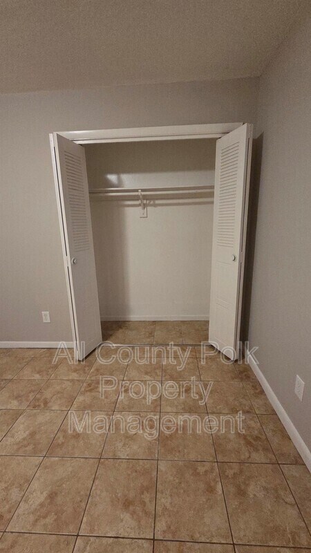 Building Photo - 789 Zella Ln