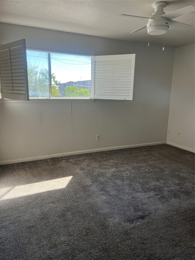 Building Photo - 6111 Beverly Hill St