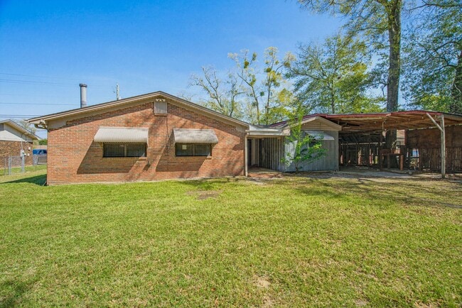 Building Photo - 5471 Buena Vista Ave