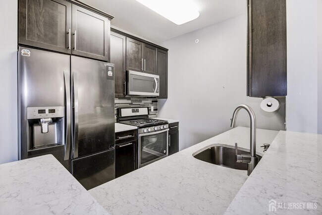 Building Photo - 643 Strassle Wy