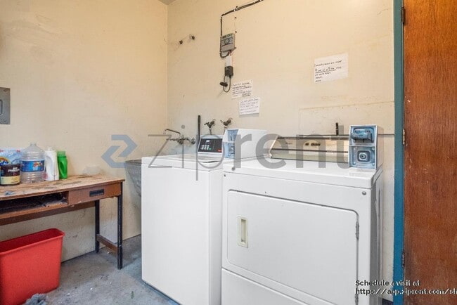 Building Photo - 836 El Camino Real