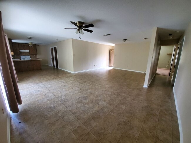 Building Photo - 202 S Willis St