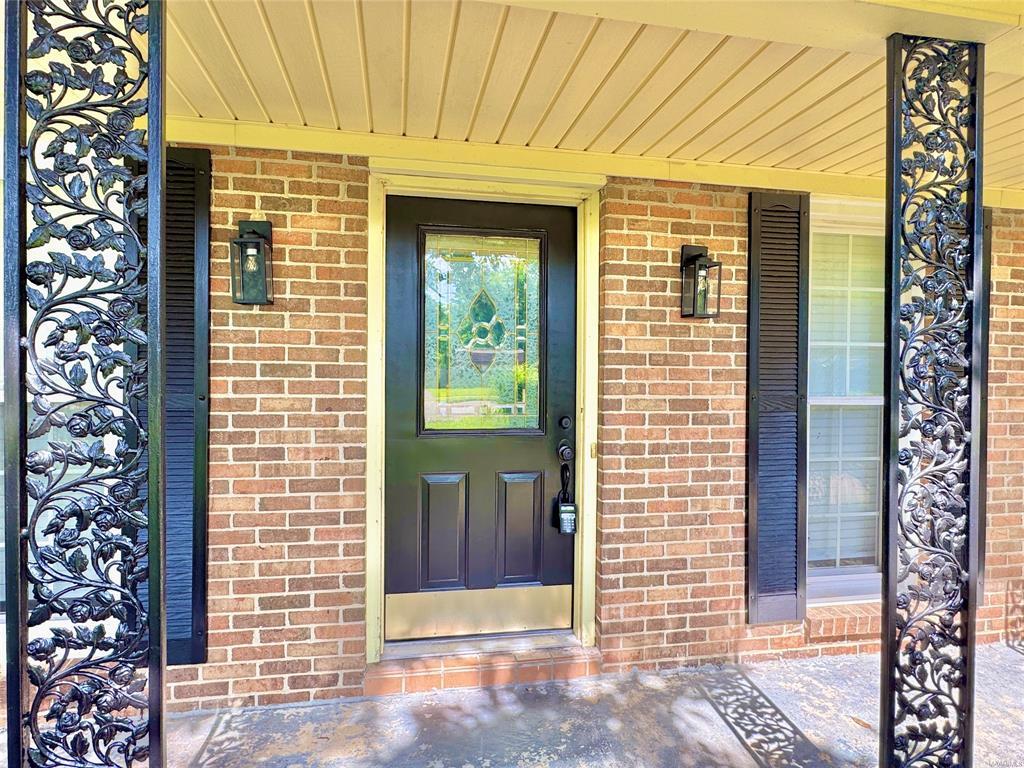 Building Photo - 713 Dubuque Dr
