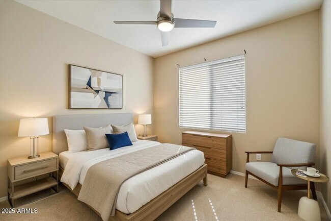 Building Photo - 3250 W Greenway Rd