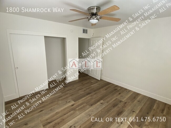 Building Photo - 1800 Shamrock Wy