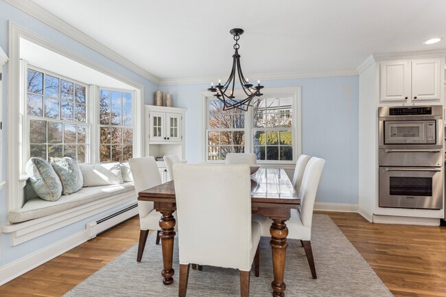 Dining Room - 4 Ivanhoe Ln