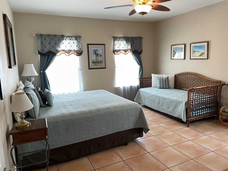 Building Photo - 126 Pike St