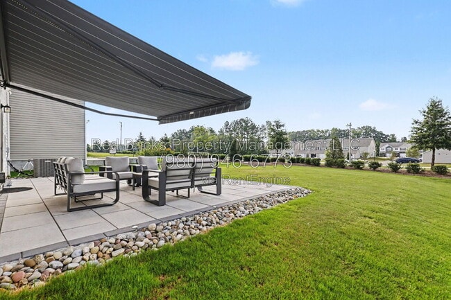Building Photo - 16110 Winfield Hall Dr