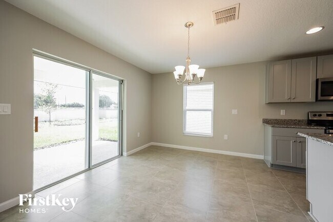 Building Photo - 710 Yeager Ct