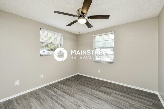 Building Photo - 3 Bedroom Pet-Friendly Home in SARASOTA, FL with Main Street Renewal