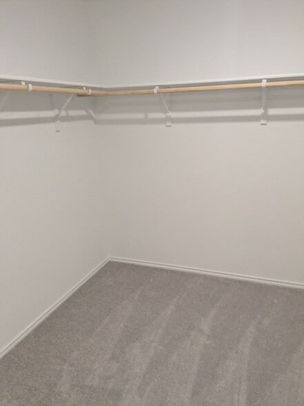 Building Photo - 400 Park Ave