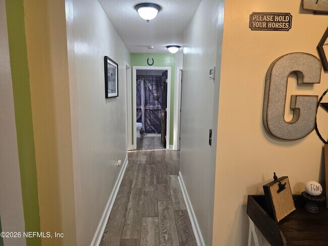 Building Photo - 906 County Rd 217