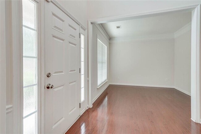 Building Photo - 2262 Young America Dr NE