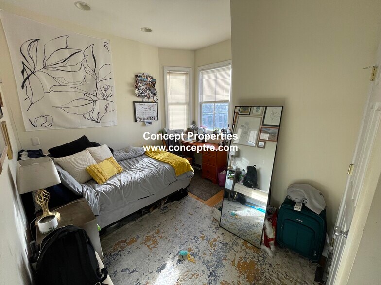 Building Photo - 243 Northampton St