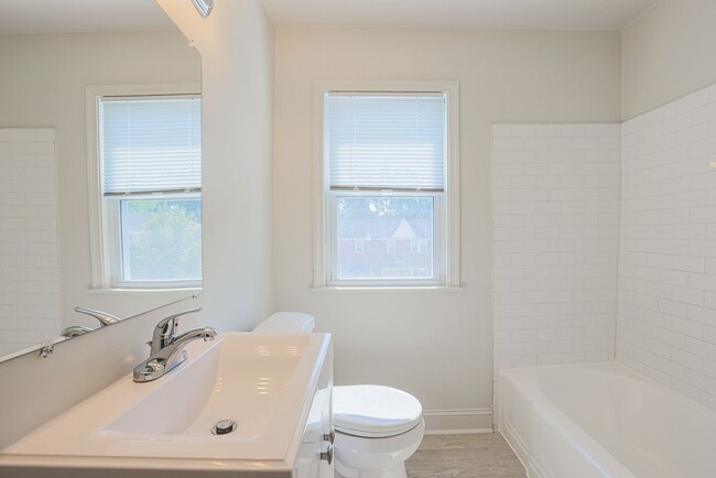 Building Photo - 5662 Kavon Ave