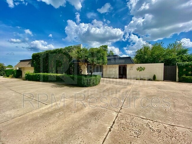 Primary Photo - 2614 NW 62nd St