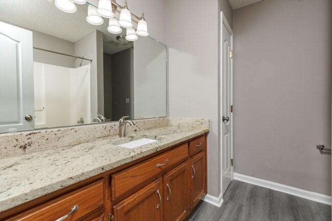 Building Photo - 323 Willow Oak Dr