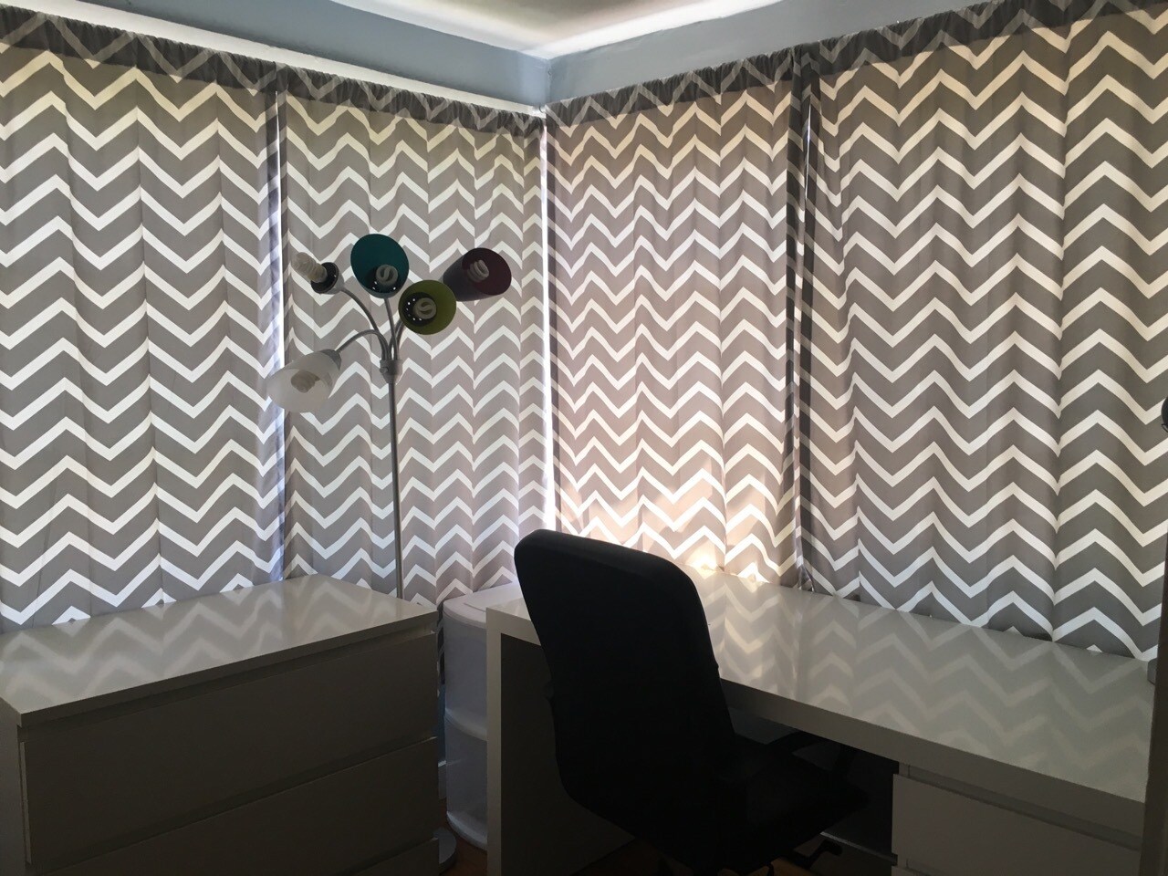 Sunroom bedroom - 2615 Parker St