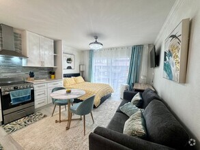 Building Photo - Luxury Studio in Yacht Club Condominium Co...