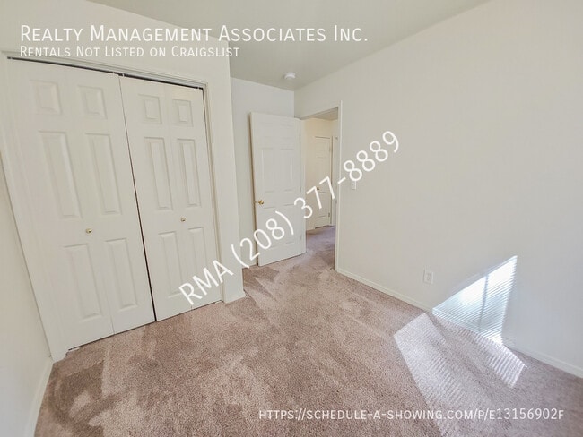 Building Photo - 835 N White Barn Rd