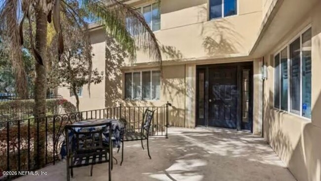 Building Photo - 2159 Riverside Ave