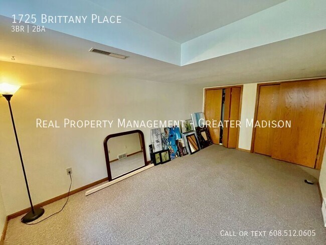 Building Photo - 1725 Brittany Pl