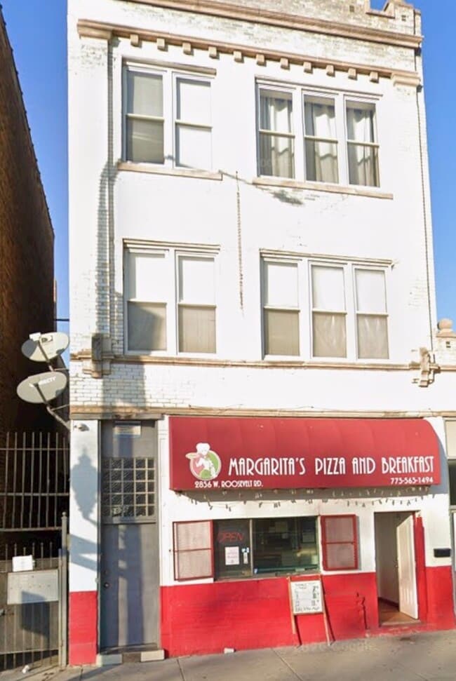 Building Photo - 2856 W Roosevelt Rd