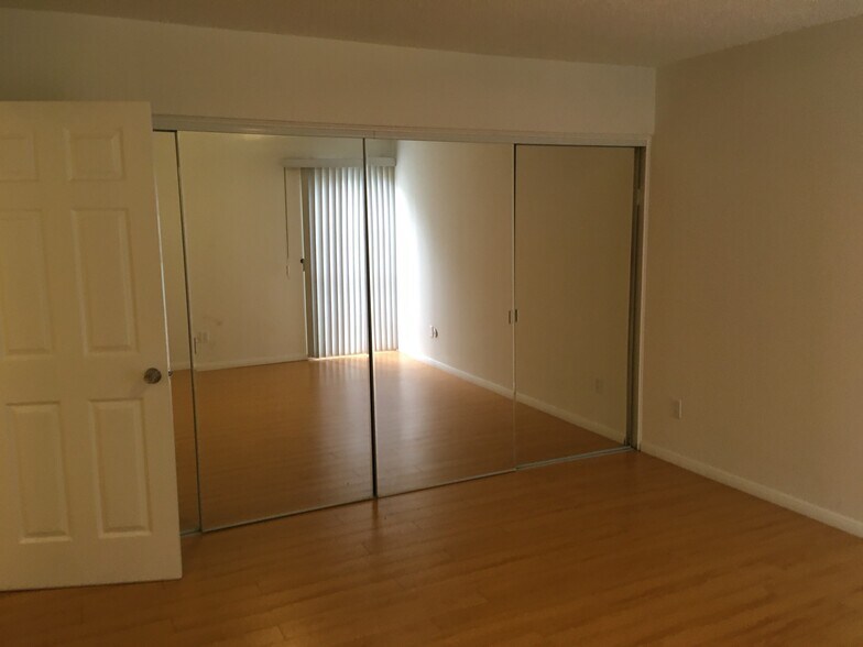 Building Photo - 12600 Fonthill Ave