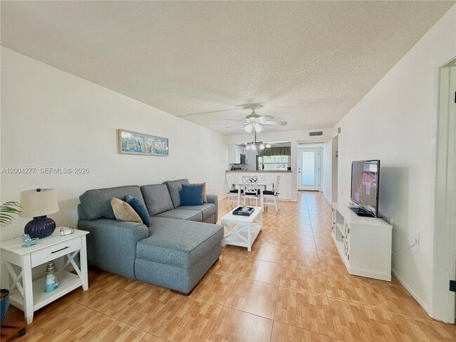 Building Photo - 1203 Bahama Bend