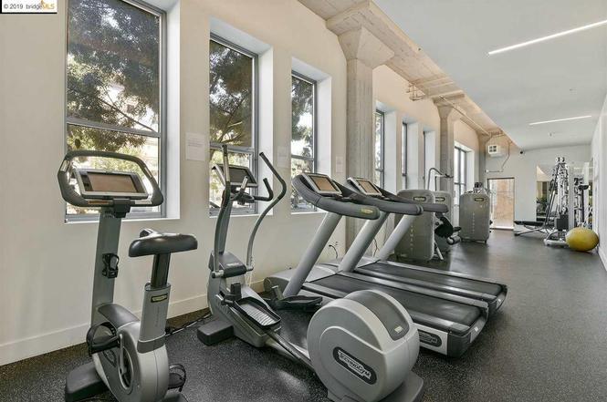 Building Photo - 1001 46th St