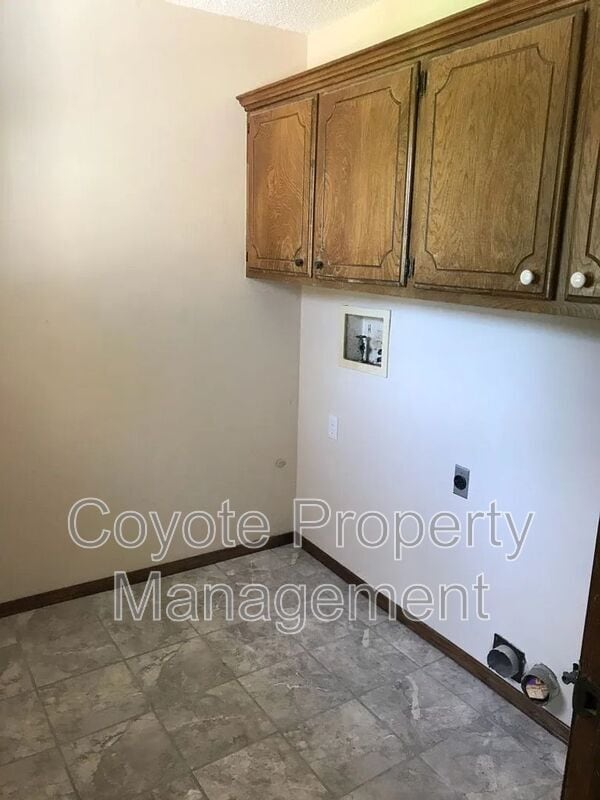 Building Photo - 36335 Pine Hill Rd