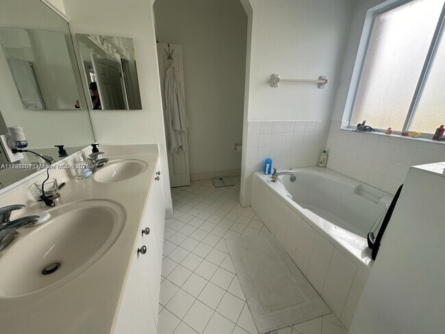Building Photo - 15549 SW 150th St