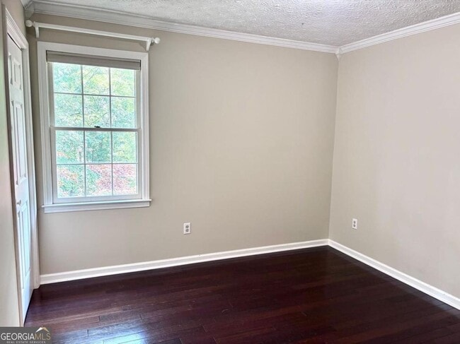 Building Photo - 2408 Crooked Tree Ct NE