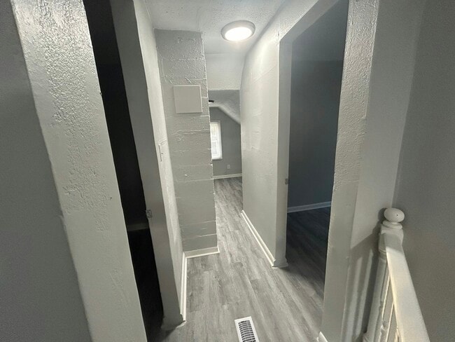 Building Photo - 25511 Pennie St