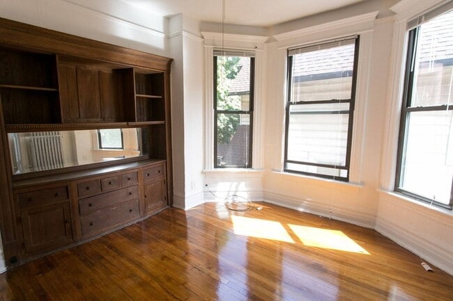 Floorplan - 5401-5403 S. Woodlawn Avenue