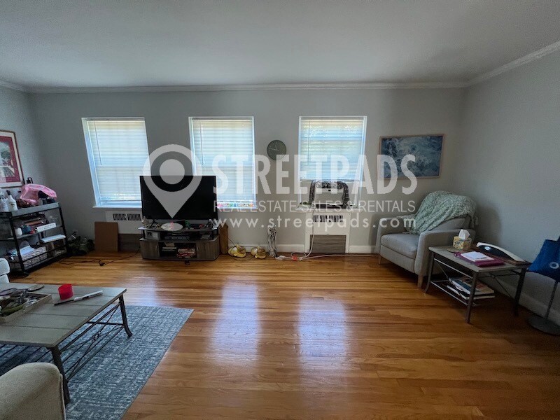 Building Photo - 1153 Beacon St